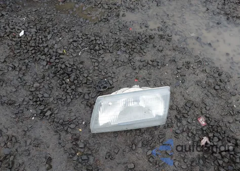 1992 Saab 900 z USA, uszkodzony, nr VIN YS3AL35L2N2015376